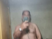 Paja  y corrida nocturna frente al espejo