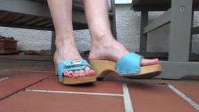 Shoeplay on the garden terrace - light blue Dr Scholl wooden mules part 4