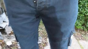 Pissing my jeans outdoors i cannot hold i my pee