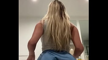 Corinna Kopf Twerking