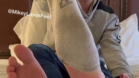 Kyle's Foot Tease- Male Feet, Gay Foot Fetish