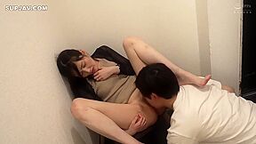 Momo Honda The Beautiful Wife Who Has A Vibrator Stuck Up Her Big Butt As The Delivery Man Creampied Into Her Sexy Buttocks