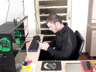 HELPING MY BOSS GET AWAY FROM WORK, LIKE A WORTHY LITTLE WHORE
