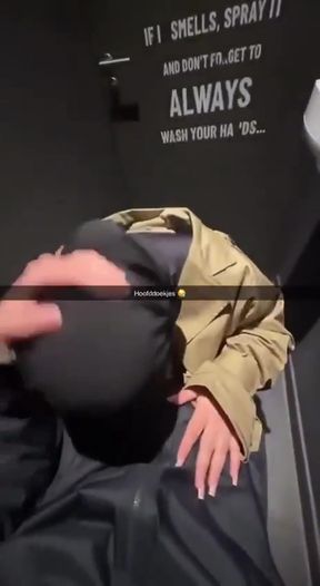 Amateur black solo slut gets a blowjob
