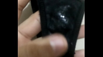 minha esposa d b. fui la ve a calcinha dela parte 3