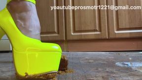 Nastya came home and saw that her cuckold boyfriend was eating cake, she decided to trample the cake with her bare feet and high heels