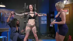 Kinky Workshop Strap-on Dp With Arabelle Raphael, Dee Williams And Ana Foxxx
