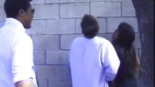 Candy Vegas et Cyndee Summers se font sodomiser à deux reprises par Kyle Stone et Rodney Moore dans un trio torride.