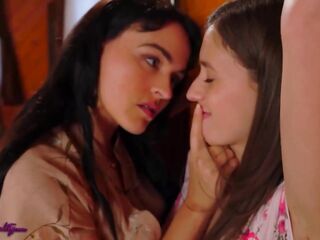 LESBIAN SEXUALITY KRISSY LYNN + KOURTNEY RAE