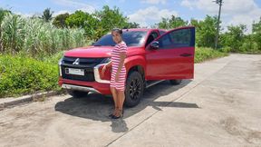 346 - Jasna pick up revving in heels & slippers