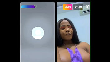 Morena com brinquedo na live parte 2