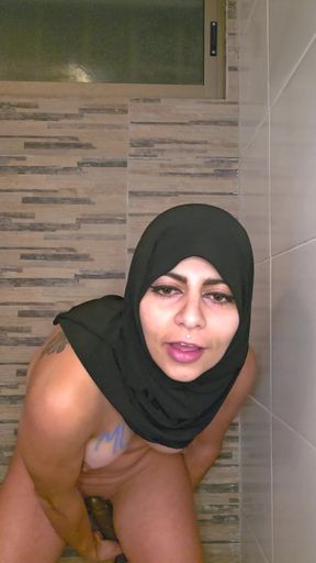 Mubeen Made Me Squirt with a Really Huge Cock Mia Niqab
