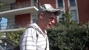 voici alex et il a une tres grosse bite et veut le montre ra la france entiere