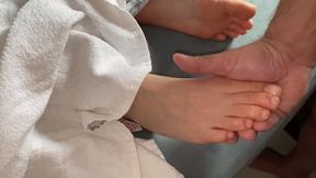 TRIPOD CUMSHOT OVER TOES -FULL HD