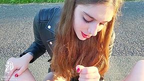 Spontaneous Blowjob Outdoors