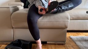 HER FOOT GOT STUCK IN LEATHER BOOTS - MOV HD