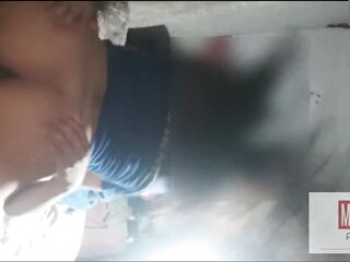 MI MADRASTRA MIENTRAS MI PAPA VE EL FUTBOL