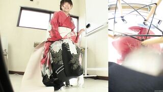 Subtitled Japanese kimono pee desperation failure in HD