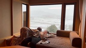 フルver. 温泉旅館. 早朝の露天風呂でぎゅーしながらまったり. 良い雰囲気の中で朝から濃厚なディープキスをする素人カップルの日常.