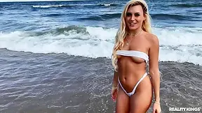 Babes On The Beach - Duncan Saint