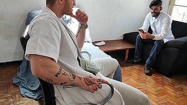 fui no ginecologista e os médicos safados me comeram tive ate squirt