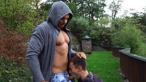 Bromo: Dee is really muscled gay