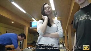 HUNT4K. Cocu Regarde Comment SA Bien-aimee Gagne De L'argent Avec SA Chatte