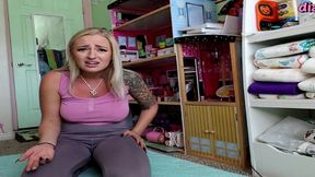 elana bunnz grossed out at changing your messy pissy diaper