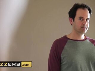 Brazzers - Ribald cheerleader Gia Derza likes sneaky sex