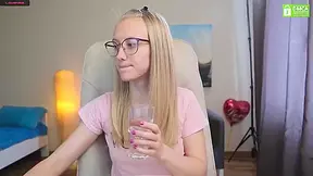 Cute Amateur Babe Webcam Clip
