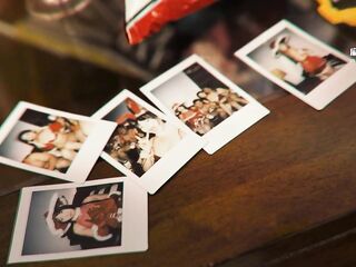 ModelMedia Asia - A sexual group-sex party on Christmas Eve