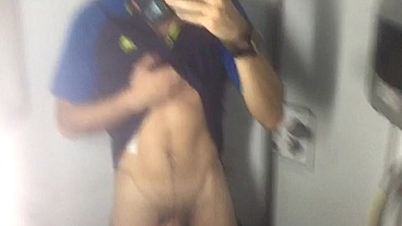 No banheiro do ônibus