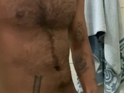 peludo roludo batendo uma