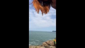 fui na praia de nudismo e aprontando todas. chupei rola e levei na buceta de desconhecido