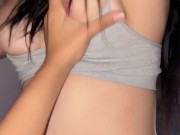 Dándonos placer haciendo tijeras mi compañera de clases y yo