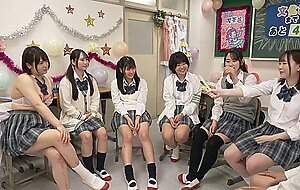 Pfes-072 i'm the only man surrounded by girls! ? harem king game! in the after-school classroom