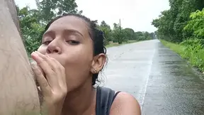 Public topless chick gives real public sex a try