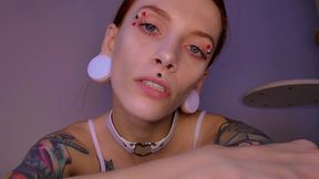 Beautiful Slut Shows off Her Pretty Face
