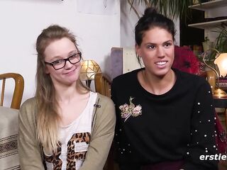 Ersties: Cataleya leckt Holly&#039;s enge Muschi