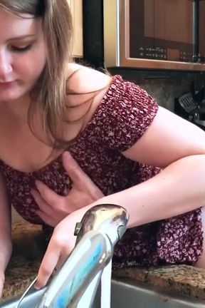 College girl Eliza Eves needs shelter during lockdown and will do what i want