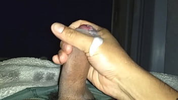 Mais uma gozada gostosa. Algu&eacute_m quer chupar??