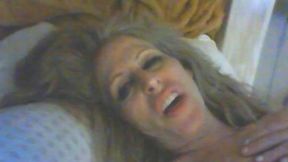 Hot Lass Taking It in All Theway