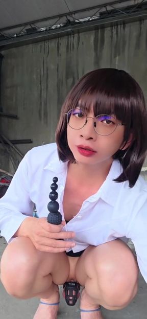 Office Lady Trans Ting Xuan Masturbating Outdoors.
