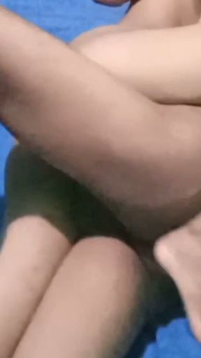 Meri New Hot Girlfriend Ki Dost Ke Room Par Rat Bhar Chudai - Your Navya   Clip 1