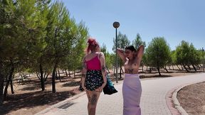 rebeca y cris flashing en publico