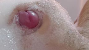 foam & candlelight — my private bathroom moment
