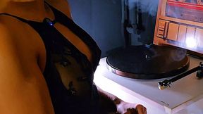 Marlboro Red 100 & a little music