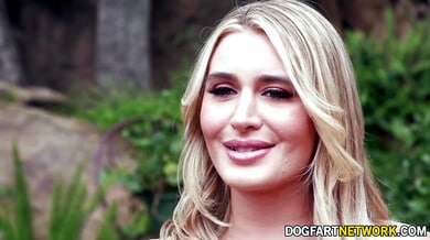 Blonde Ella Reese takes Jovan Jordan deep in a stranger's living room