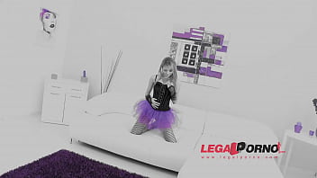 Olivia Devine 3on1 anal with DP &amp_ pee SZ768