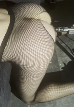 Fuckmachine doggystyle, creaming on dildo